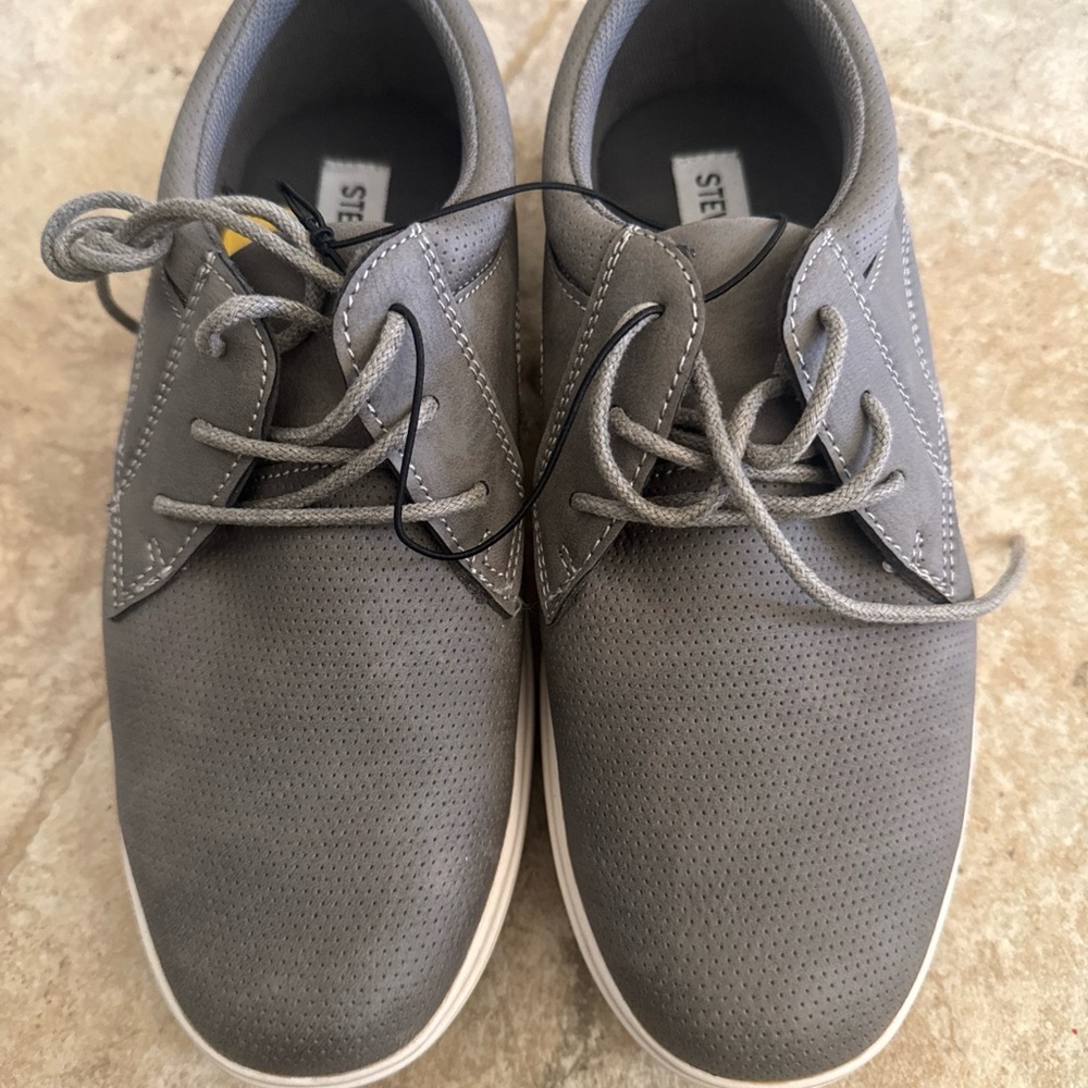 New boys Steve Madden Bprizely gray oxford lace shoe/sneaker size 3